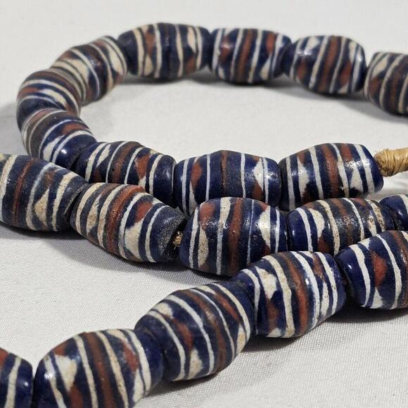 Vintage Venetian Fancy Glass African Trade Chevron Beads String Of 29 - Picture 1 of 7
